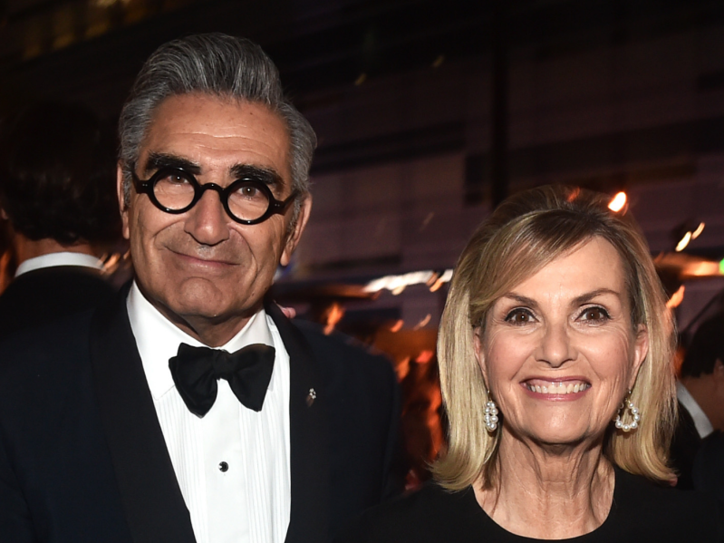 LOS ANGELES, CALIFORNIA - SEPTEMBER 22: (L-R) Christine Taylor, Eugene Levy, Deborah Divine and Ben Stiller attend the Governors Ball during the 71st Emmy Awards at L.A. Live Event Deck on September 22, 2019 in Los Angeles, California.