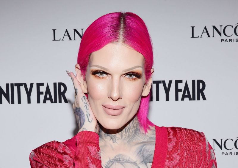 Jeffree Star in a red dress on the red carpet