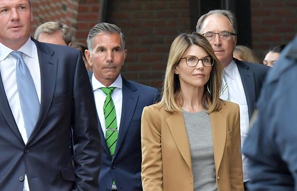 Lori loughlin mossimo giannulli scandal trial