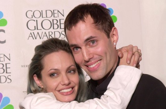 Angelina Jolie and her brother James Haven at the 2000 Golden Globe Awards