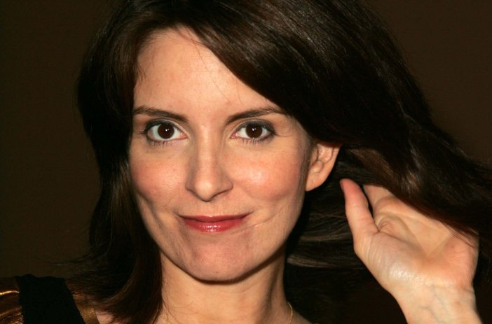 Close up of Tina Fey to highlight the scar on her left cheek/chin.