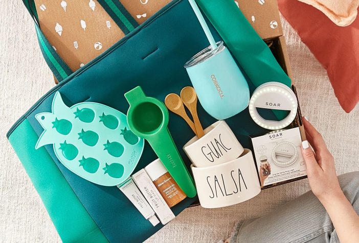 FabFitFun summer 2021 box with some of the possible product choices.