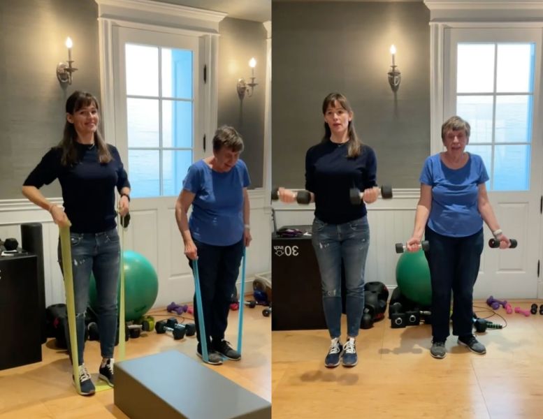 Image of Jennifer Garner exercising with her mom, Pat.
