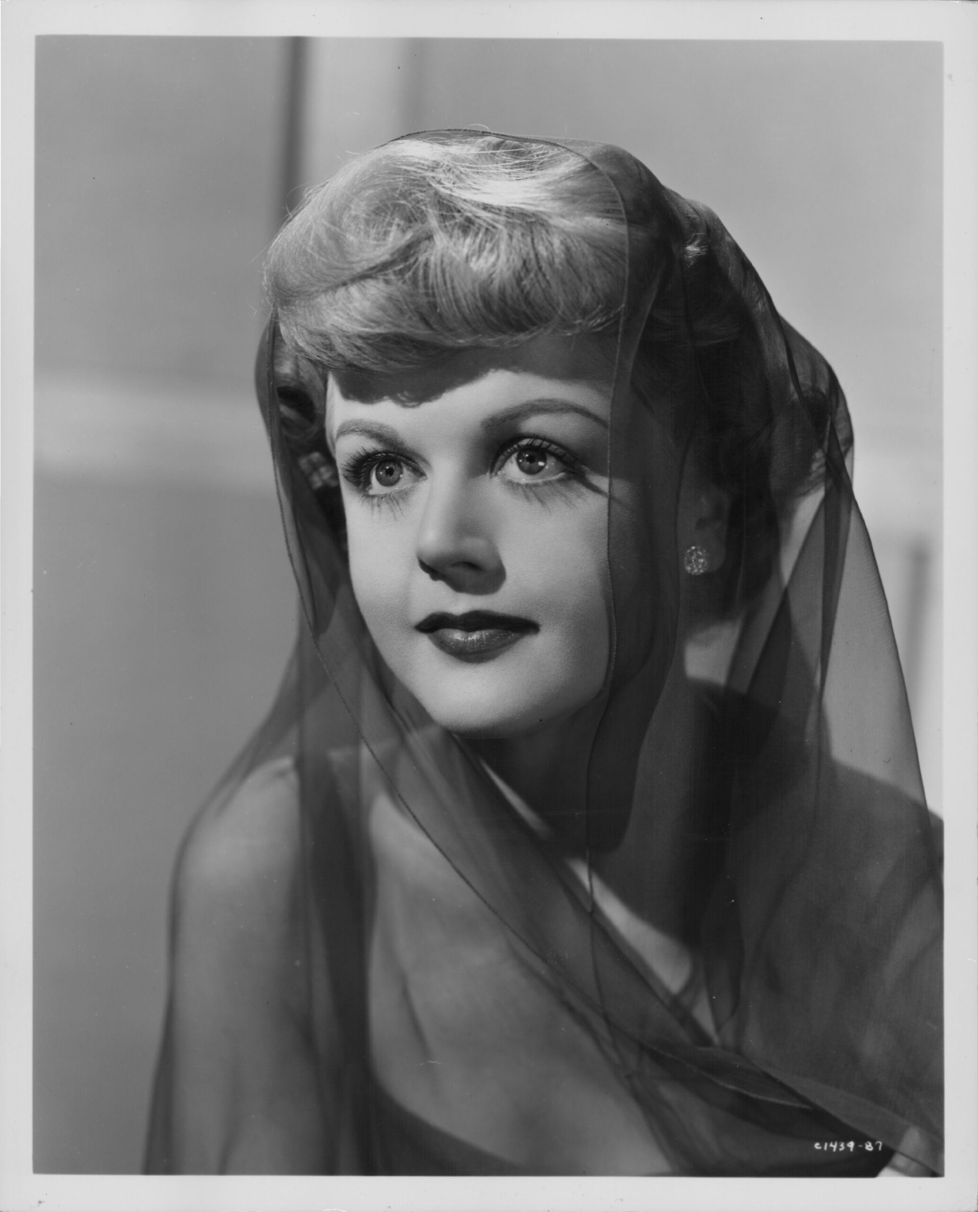 6 Stunning Photos Of Angela Lansbury When She Was Young 6 Stunning Photos Of Angela Lansbury When She Was Young