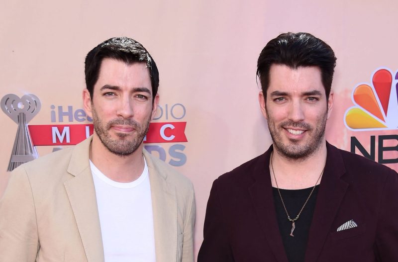 Drew and Jonathan Scott in 2015