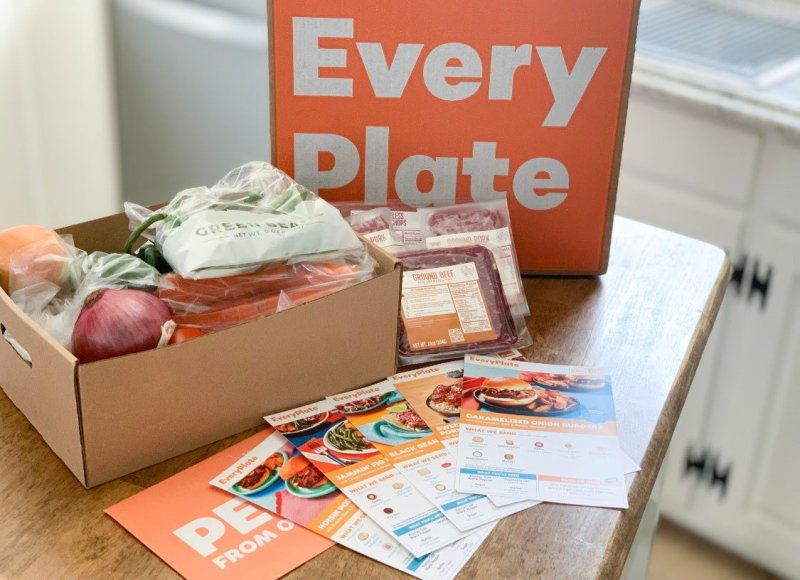 EveryPlate opened box and recipe cards