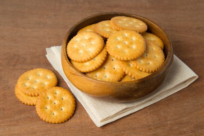 Image of Ritz crackers in a bowl.