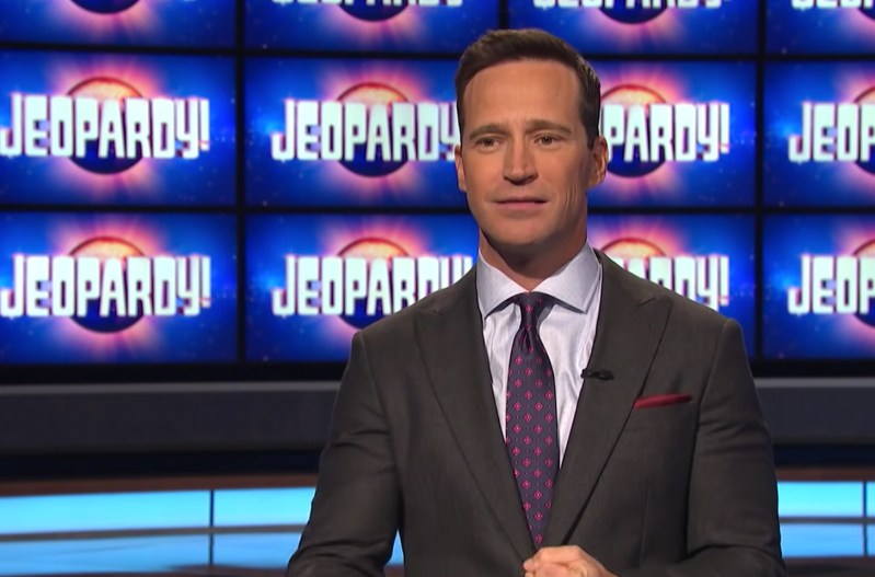 Screenshot of Mike Richards hosting Jeopardy!