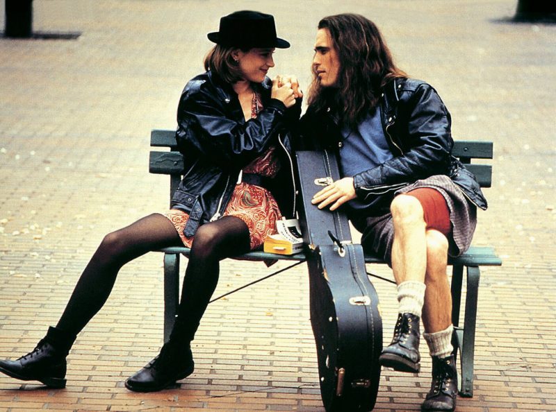 A photo depicting a moment from the movie Singles