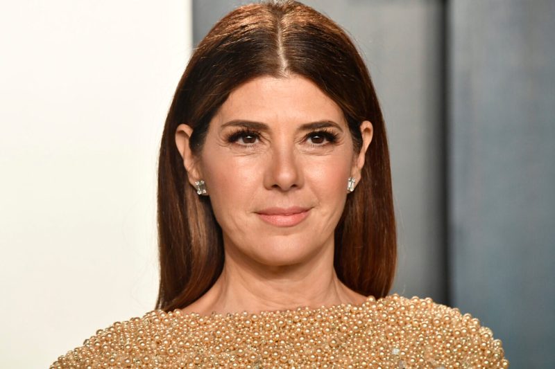 BEVERLY HILLS, CALIFORNIA - FEBRUARY 09: Marisa Tomei attends the 2020 Vanity Fair Oscar Party hosted by Radhika Jones at Wallis Annenberg Center for the Performing Arts on February 09, 2020 in Beverly Hills, California.