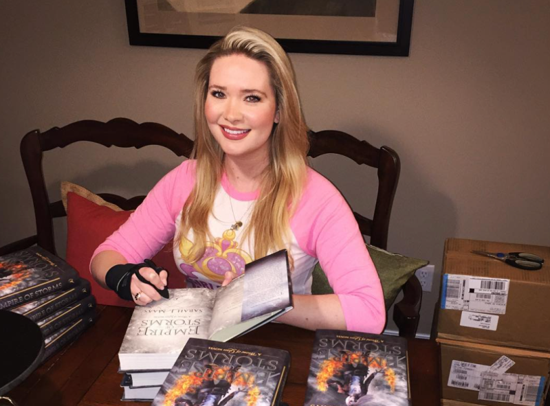 Sarah J. Maas signing books
