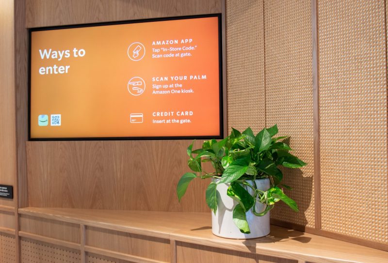 Starbucks Pickup and Amazon Go Collaborate to Launch New Cashierless Store Concept