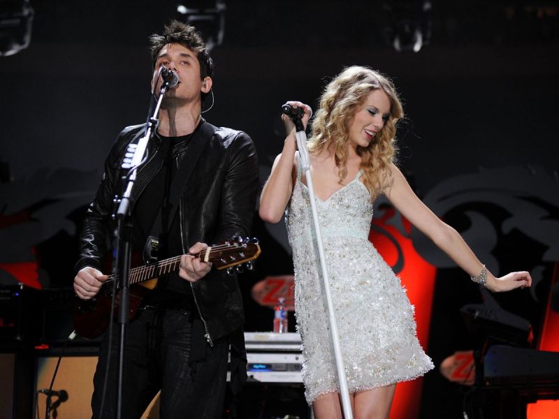 John Mayer (left) and Taylor Swift (right) performing