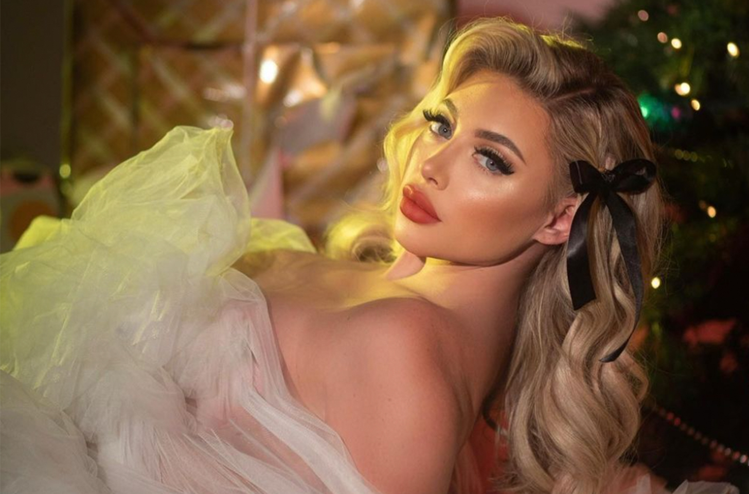 Ava Louise poses on her Instagram page