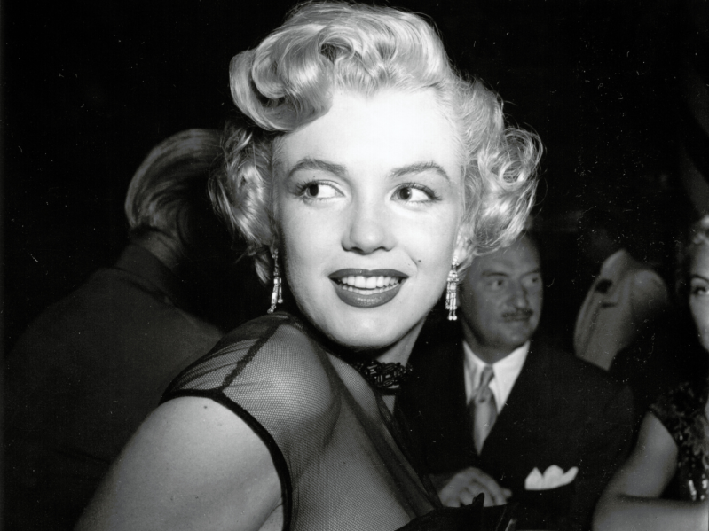 Close up of Marilyn Monroe at a banquet in 1952.