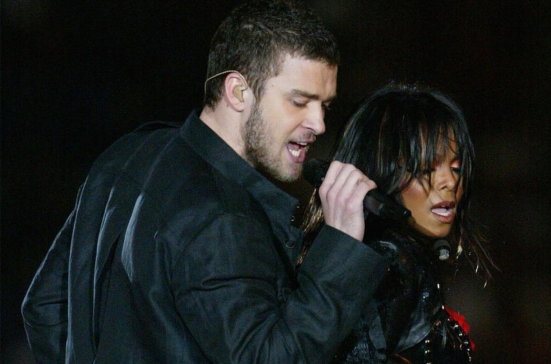 Justin Timberlake, Janet Jackson performing at the Super Bowl before the malfunction