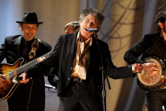 LOS ANGELES, CA - FEBRUARY 13: Musician Bob Dylan performs onstage during The 53rd Annual GRAMMY Awards held at Staples Center on February 13, 2011 in Los Angeles, California.