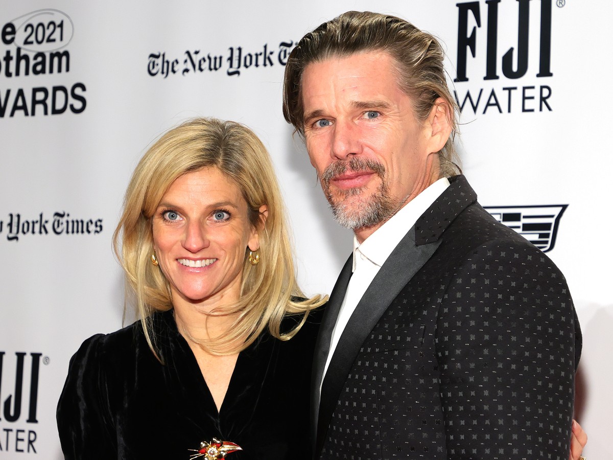 Ethan Hawke and his wife, Ryan, at the Gotham Awards in 2021