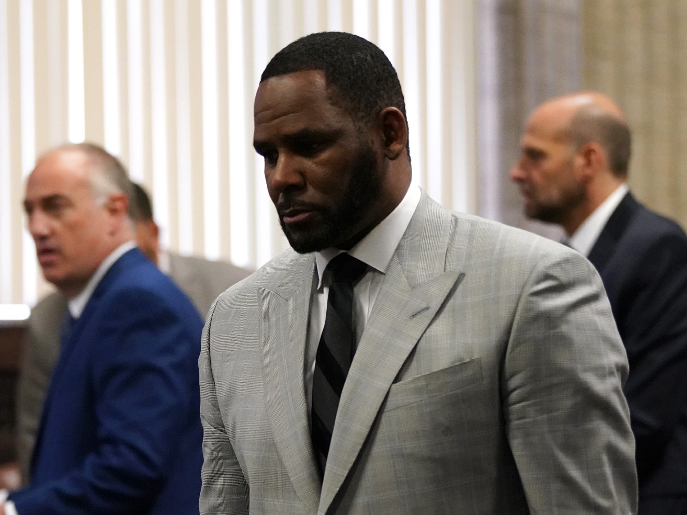 R. Kelly's Prosecutors Recommending 25-Year Sentence, Legal Battle Isn ...