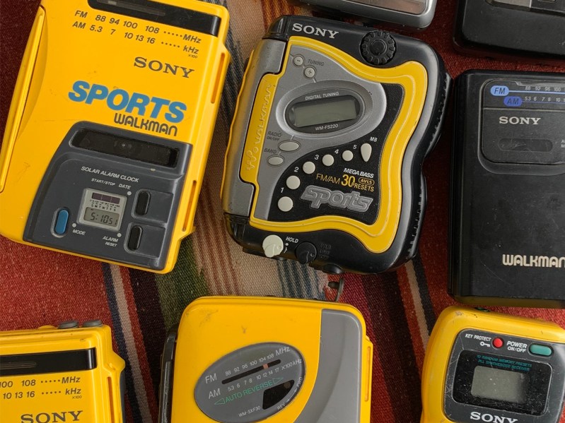 6 old Walkmans from the 80s and 90s, which are coming back into style with tapes