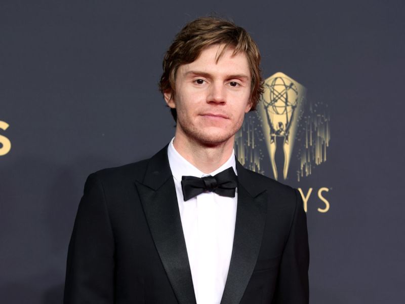 Actor Evan Peters wearing a tuxedo at the 2021 Emmy Awards