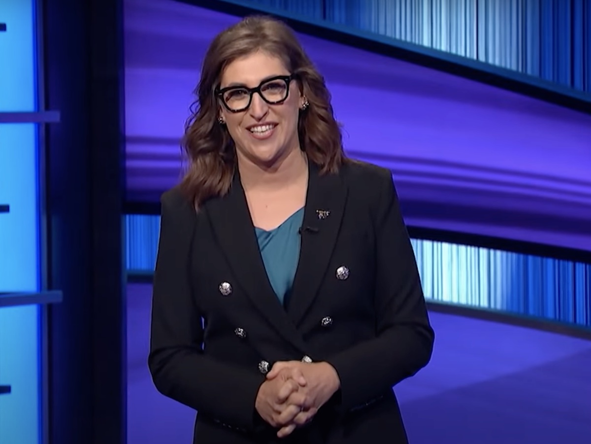 screenshot of Mayim Bialik explaining Celebrity Jeopardy