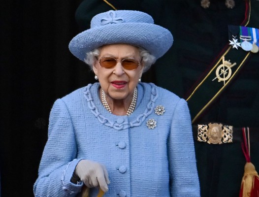 Queen Elizabeth in a blue outfit