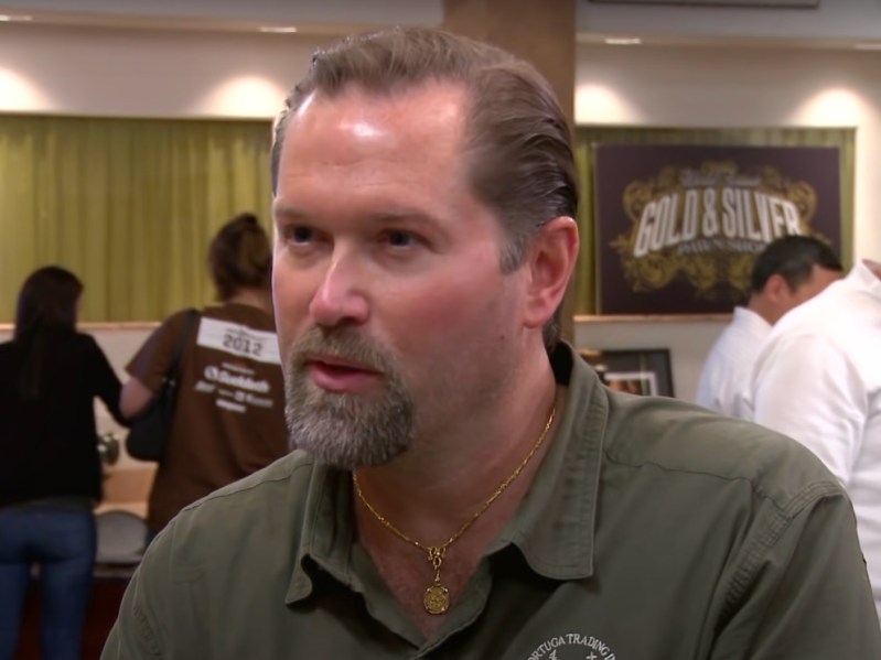 Sean Rich from "Pawn Stars" talking in green polo shirt