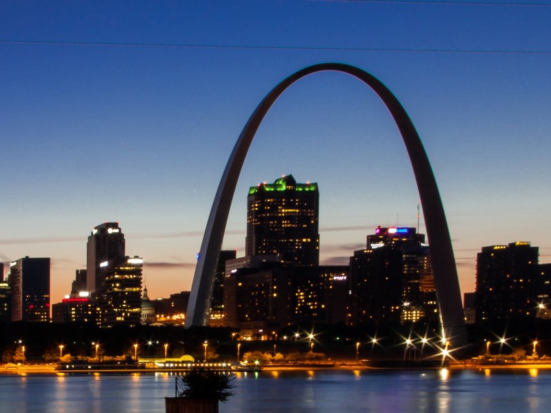 photo of the St. Louis Arch and skyline at dusk
