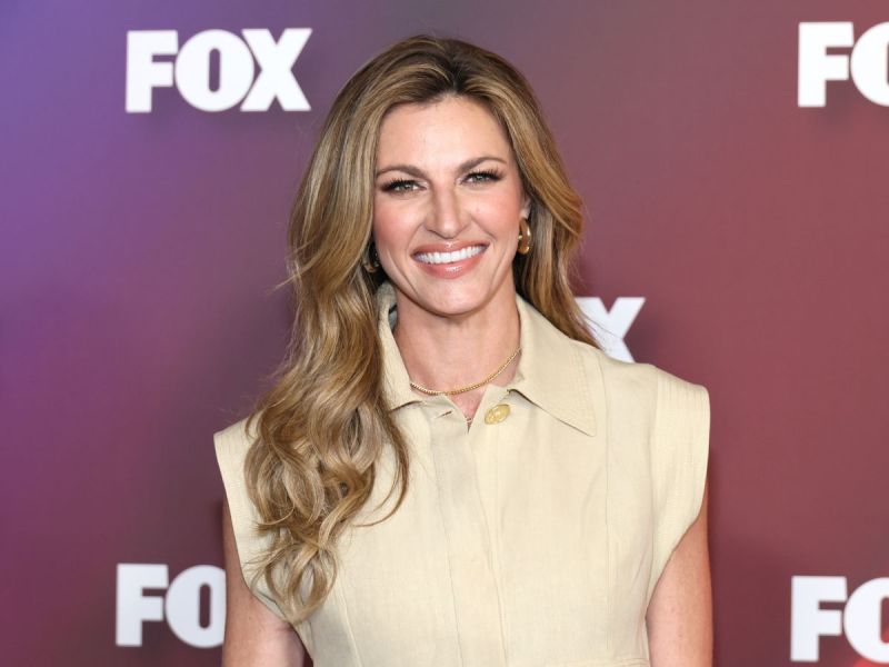 Erin Andrews smiling at 2022 Fox Upfront