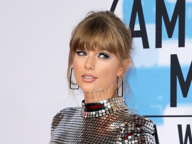 Taylor Swift at the American Music Awards in 2018