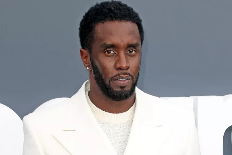 Diddy-appears-stressed-outside-home-amid-trafficking-investigations
