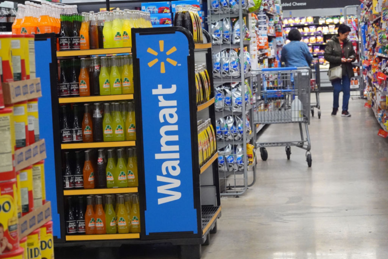 christmas-eve-2023-store-hours-revealed-walmart-target-more