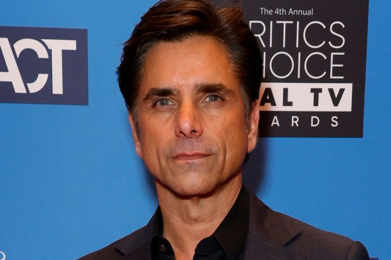 john-stamos-recalls-drinking-a-bottle-of-wine-to-forget-2015-dui