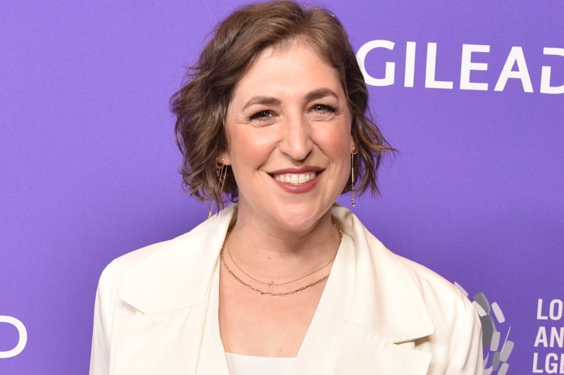 mayim-bialik-announces-shes-no-longer-the-host-of-jeopardy