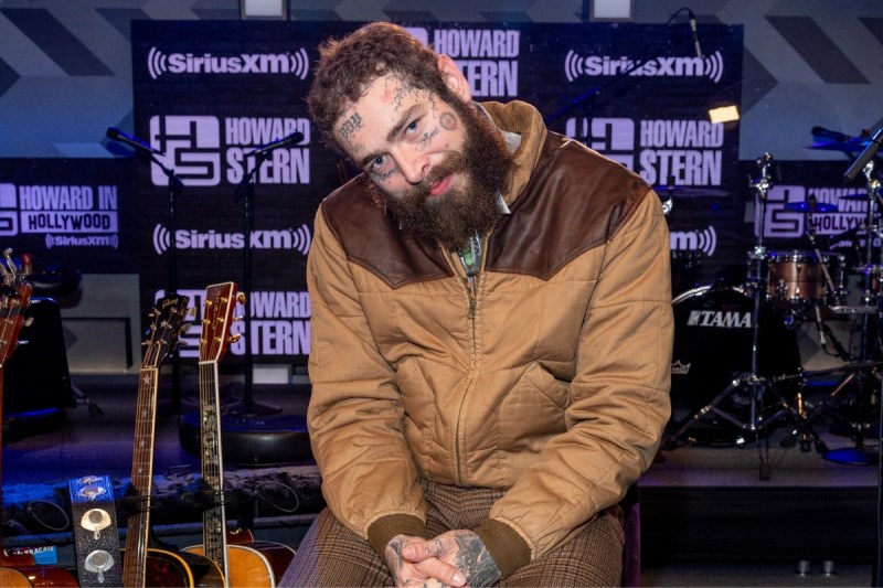 new-years-rockin-eve-viewers-torch-post-malone-on-his-shorts-hat-during-performance