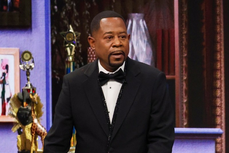2024-emmys-martin-lawrence-sparks-concern-during-martin-reunion