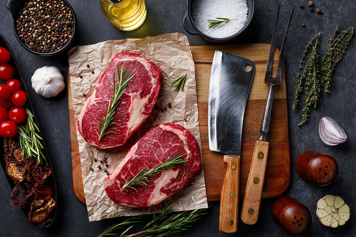 The Best Cutting Board for Meat - 8 Recommendations for 2024