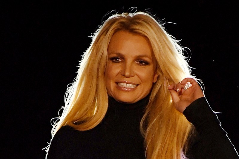 britney-spears-bares-all-in-nude-vacation-pic-following-return-to-instagram