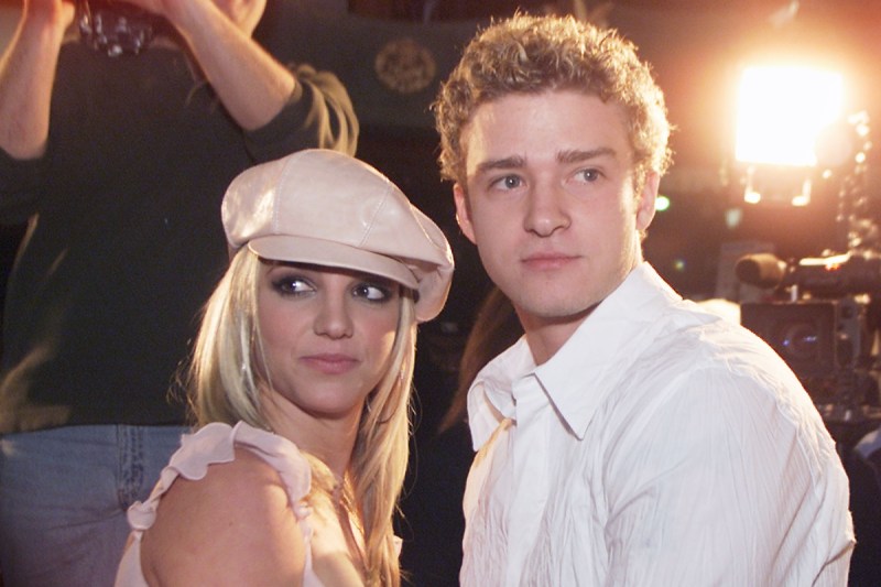 britney-spears-song-selfish-charts-higher-than-justin-timberlakes-new-song-of-the-same-name