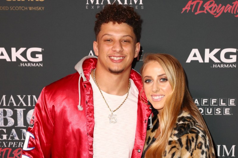 brittany-mahomes-pokes-fun-at-husband-patrick-for-wearing-crocs-to-chiefs-photoshoot