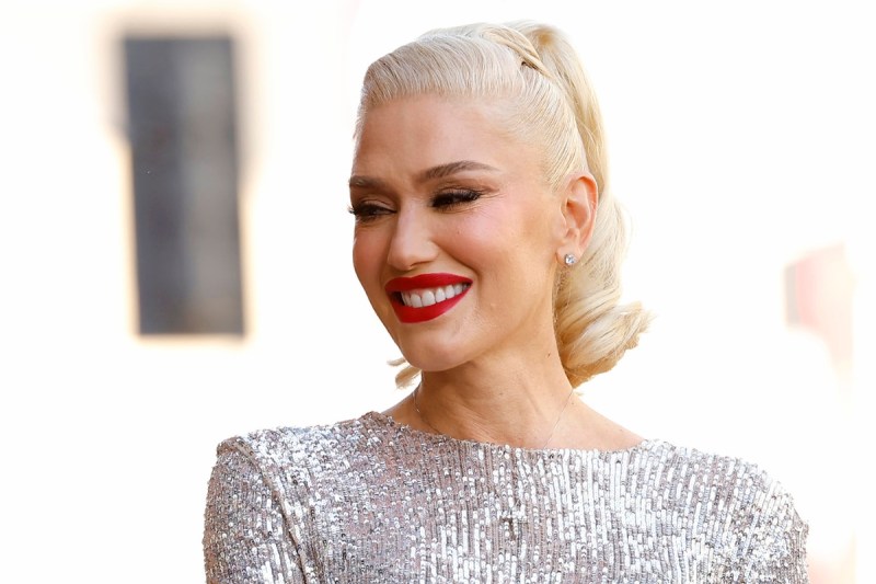 gwen-stefani-explains-no-doubt-to-son-apollo-in-weird-and-funny-conversation