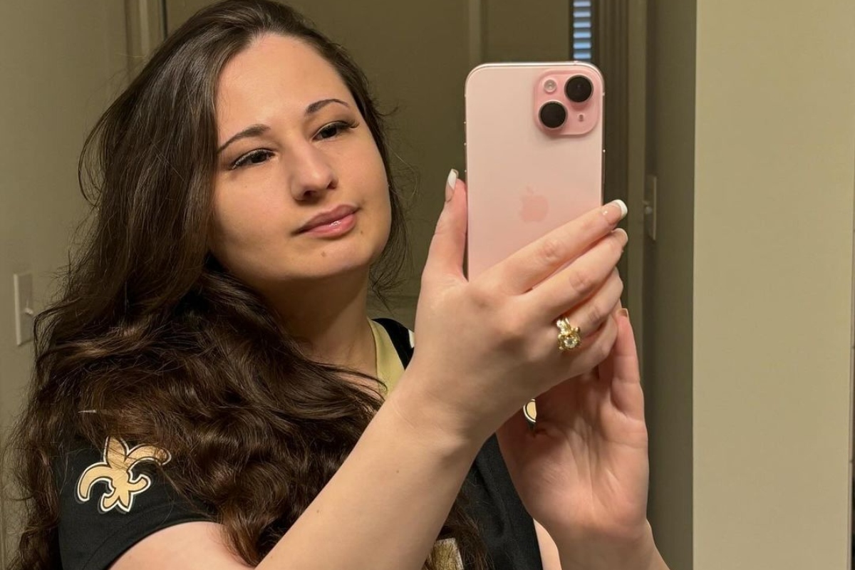 Gypsy Rose Blanchard Defends Husband From 'Jealous' Haters