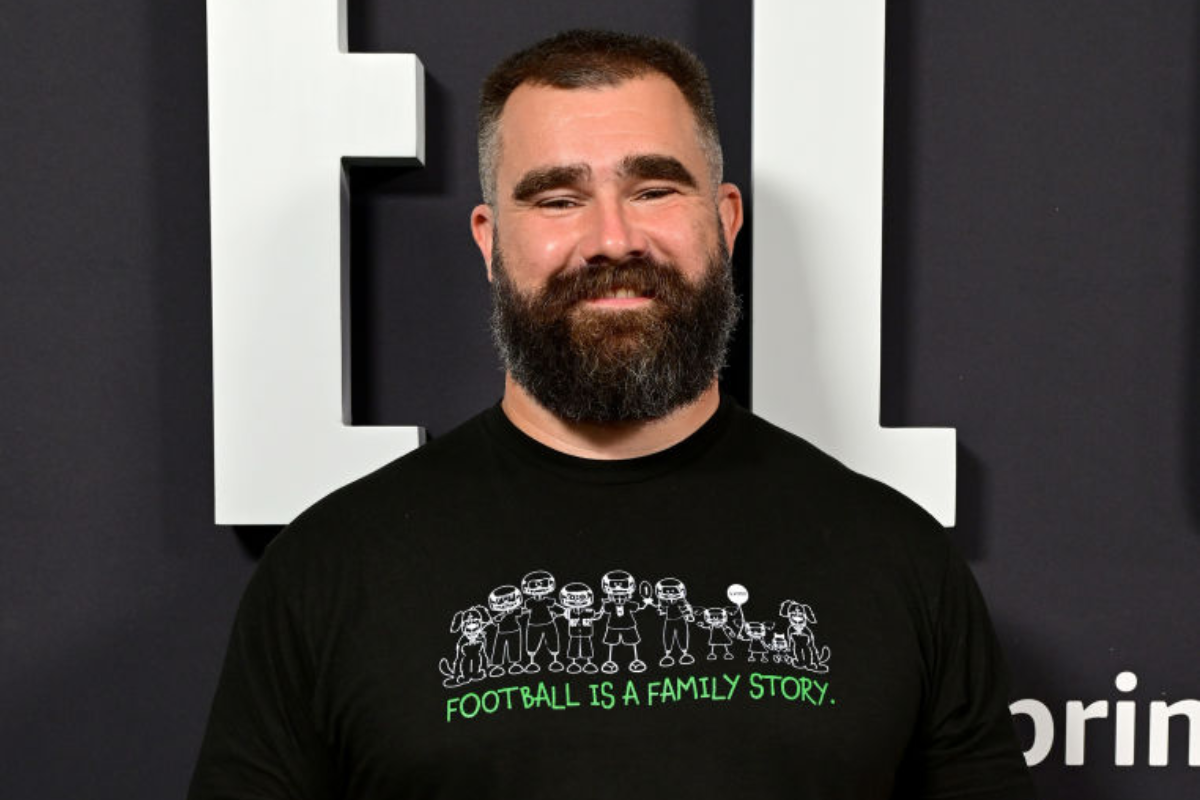 jason-kelce-helps-young-bills-fan-meet-taylor-swift-in-heartwarming-video