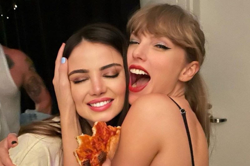 keleigh-teller-shares-video-inside-taylor-swifts-nfl-suite-swifties-lose-it