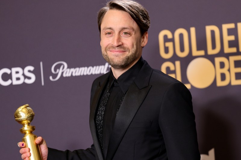 kieran-culkin-celebrates-golden-globes-win-with-pedro-pascal-burn