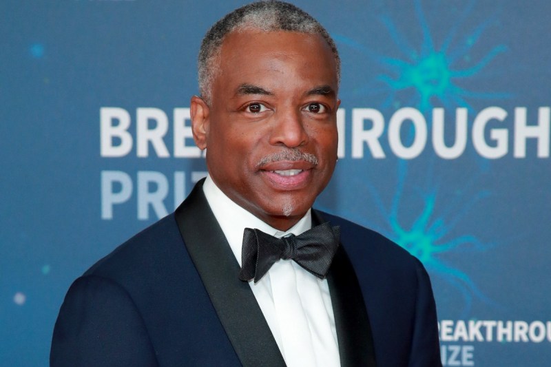 levar-burton-claps-back-at-internet-trolls-for-remarks-about-his-confederate-ancestor