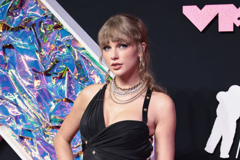 patrick-mahomes-dad-admits-he-hopes-taylor-swift-jason-kelce-dont-sit-with-him-at-ravens-game