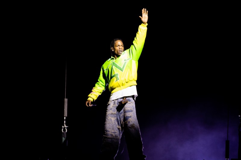 rapper-travis-scott-tells-janitor-to-take-night-off-during-show-gifts-him-5k