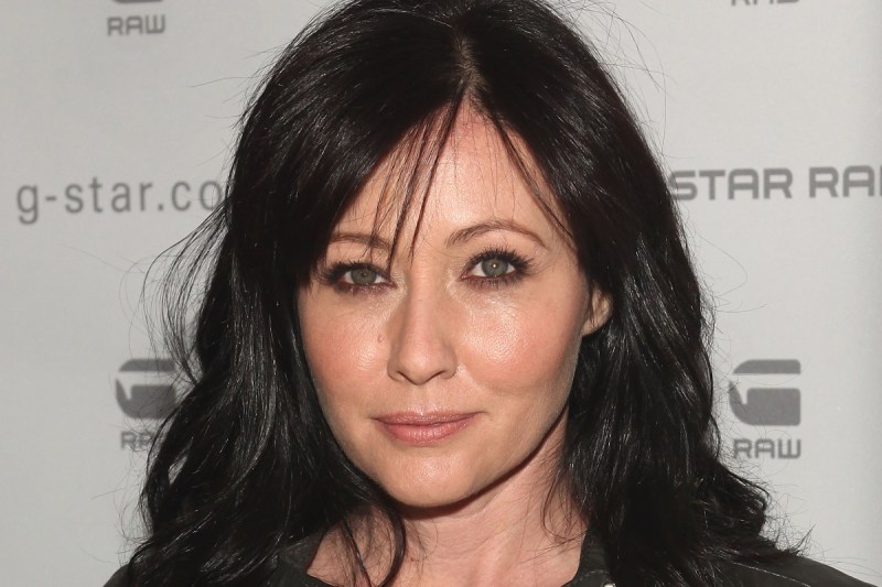 shannen-doherty-wants-her-ashes-to-be-mixed-with-her-dogs-fathers-remains